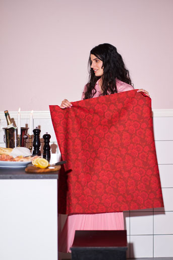 Dunicel® Mitteldecke 84 x 84 cm Rich Roses, 10 Stk/Krt (10 x 1 Stk)